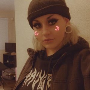 Meet your Posher, Marissa